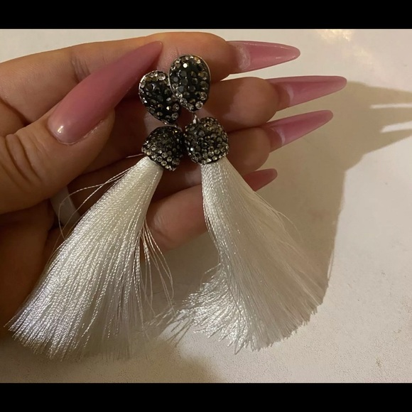 NWT Tassel Earrings Thread Long Dangle Drop Earrings Party Gigt black red white - Picture 5 of 10